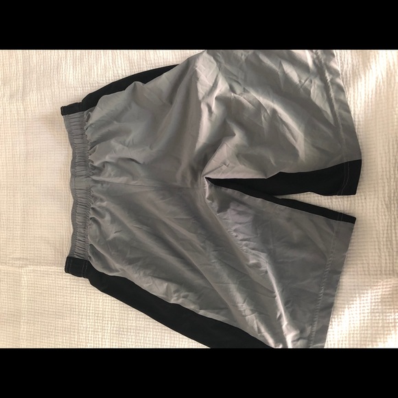 Workout shorts - Picture 3 of 3